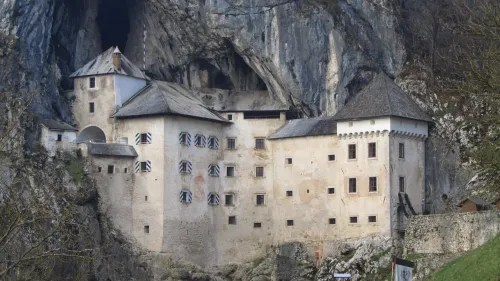 Burg Predjama