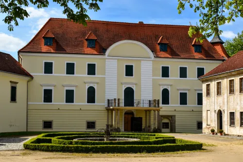Zámek Litenčice