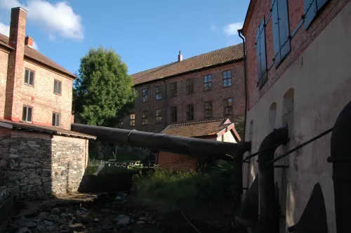 Tolleredská horní vodní elektrárna a potrubí