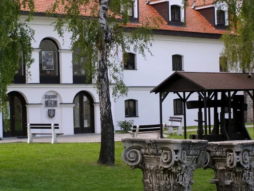 Tekovské muzeum v Levicích