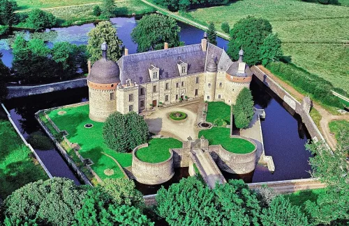 Saint-Germain-Beaupré Castle