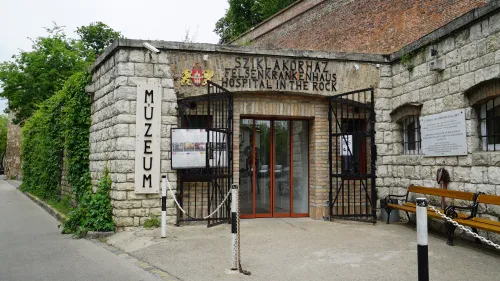 Sziklamúzeum Atombunker Múzeum