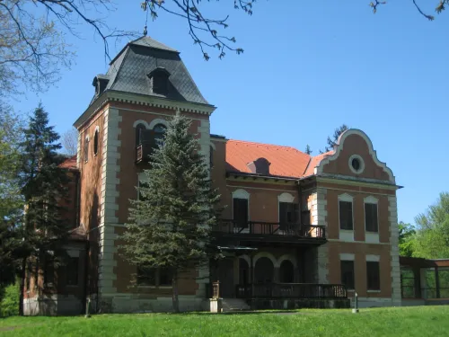Palacio de Tikveš
