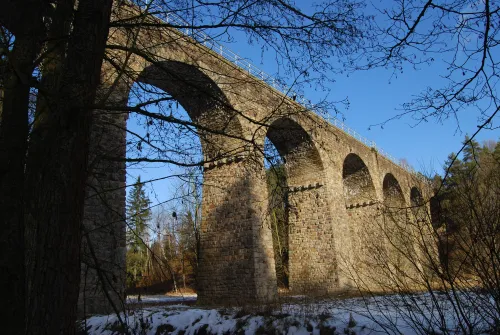 Železniční viadukt přes Smutnou u Kvěchova