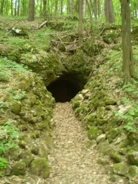 Lilla-barlang Cave