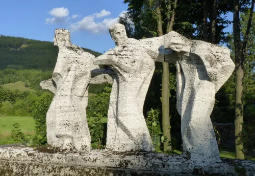 Mahnmal der Partisanenbewegung Nächtlicher Übergang
