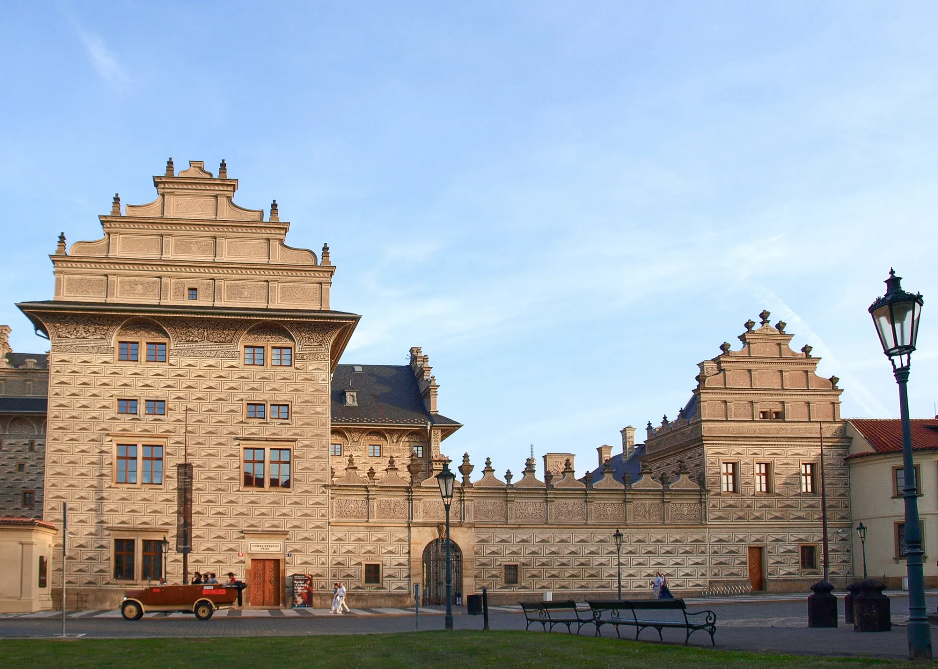 Schwarzenberský palác