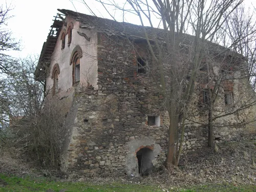 Tvrz Beztahov