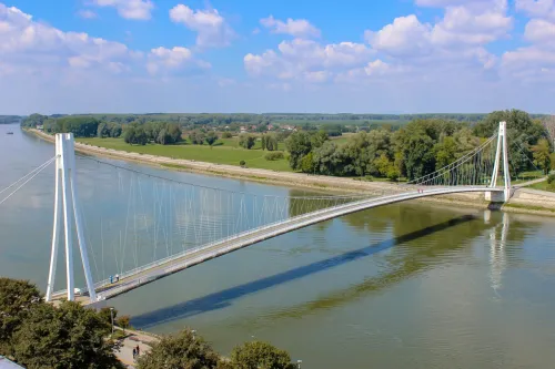 Passerelle piétonne suspendue d'Osijek